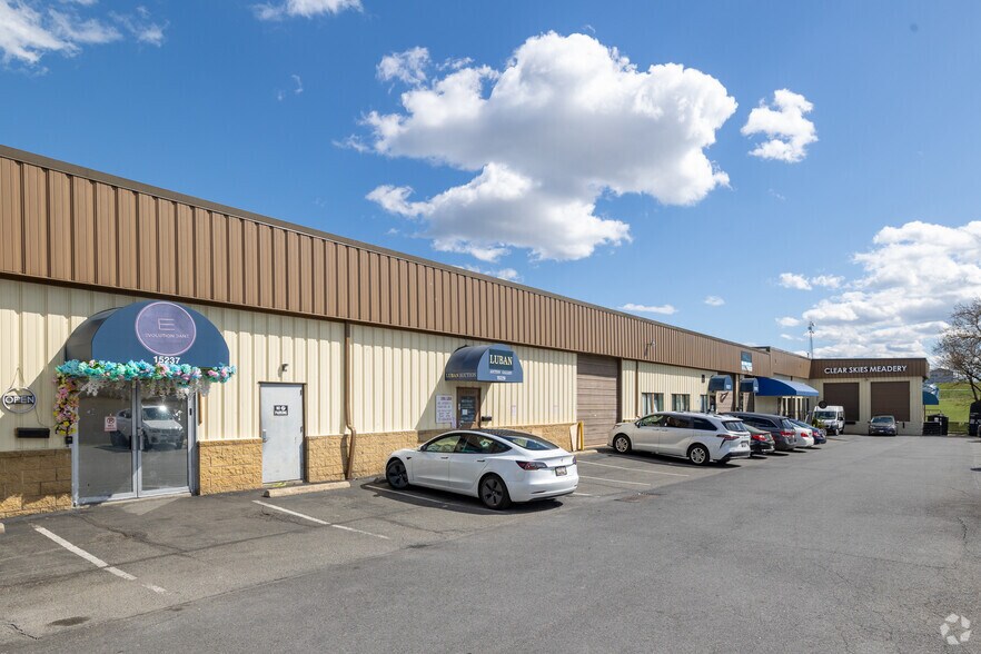 More Photos Of 15201-15277 Display Ct, Rockville Warehouse For Lease