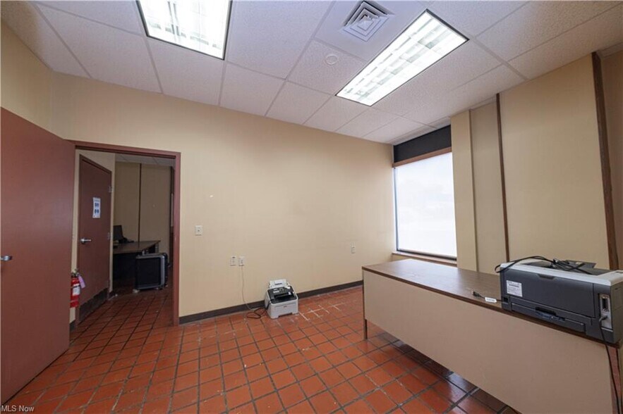 More Photos Of 1439 Sunset Blvd, Steubenville Light Manufacturing For Sale