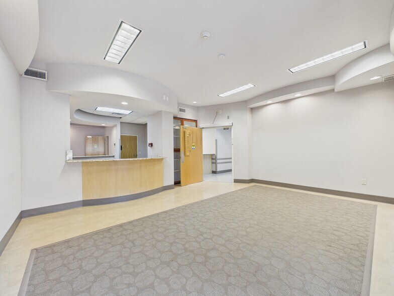 More Photos Of 1000 Centre Brook Ct, Columbus Medical For Lease