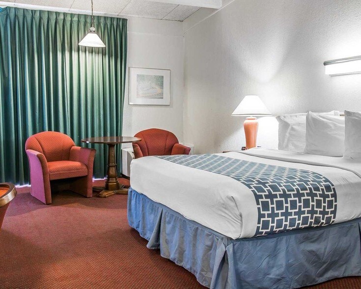 More Photos Of 6285 Westside Saginaw Rd, Bay City Hotel For Sale