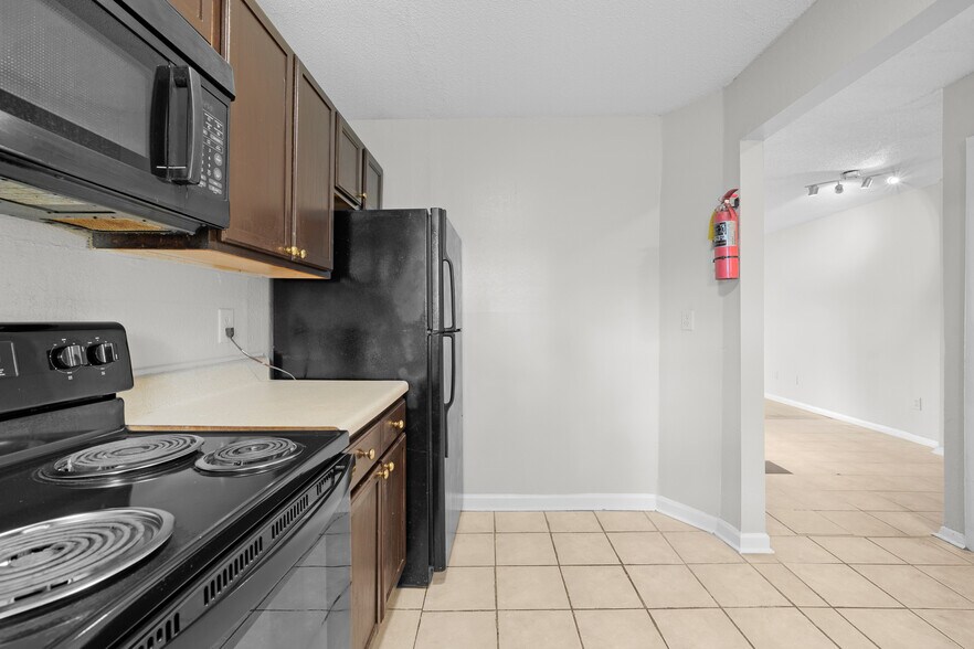 More Photos Of 7234 Tara Blvd, Jonesboro Apartments For Sale