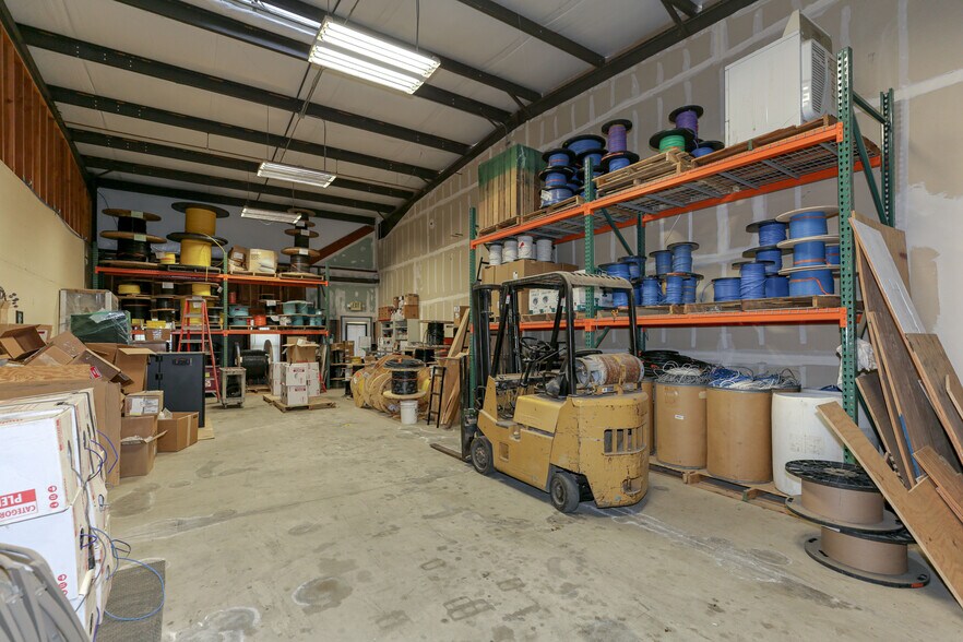 More Photos Of 128 Heron Way, Merced Light Manufacturing For Lease