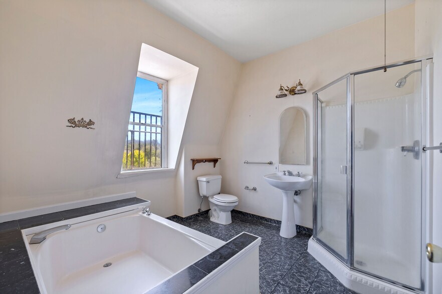 More Photos Of 8041 Soquel Dr, Aptos Hospitality For Sale