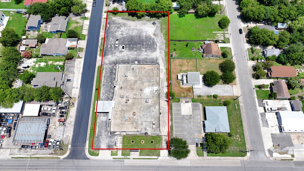 More Photos Of 2402-2406 Commercial Ave, San Antonio Medical For Sale