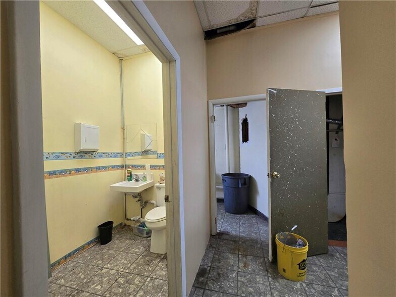 More Photos Of 2803 Brewerton Rd, Mattydale Freestanding For Sale