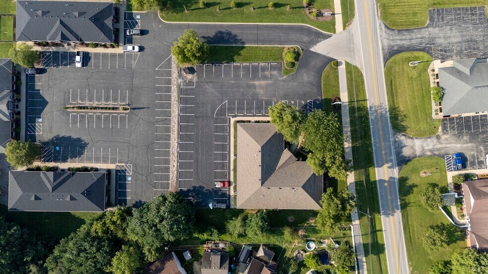 More Photos Of 71 Mack Walters Rd, Shelbyville Medical For Lease