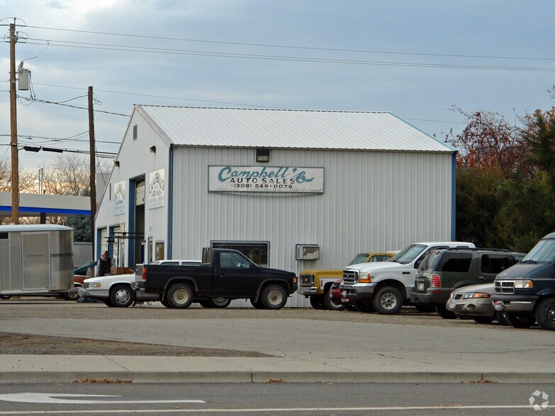 More Photos Of 355 E 7th St, Weiser Auto Dealership For Sale