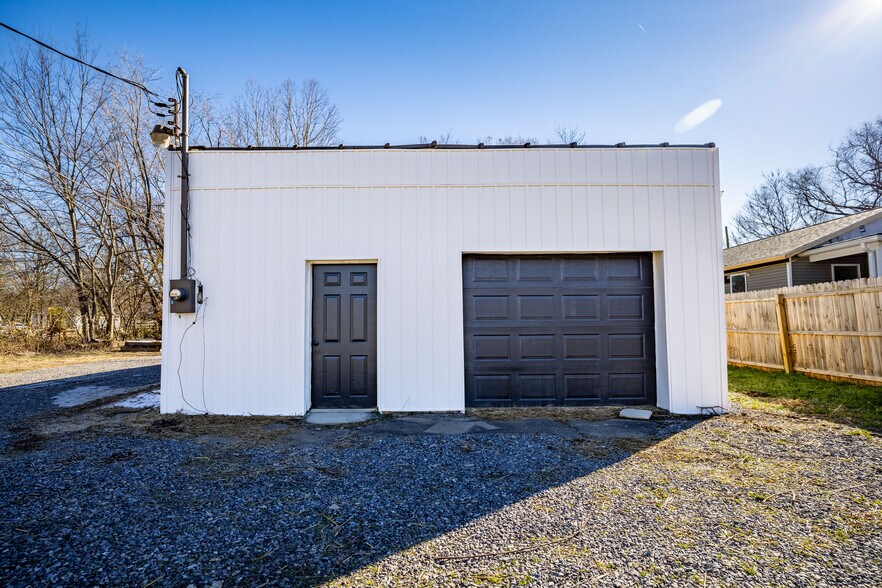 More Photos Of 2336 Old Knoxville Pike, Maryville Light Manufacturing For Sale