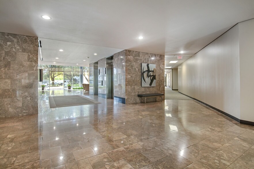 More Photos Of 11931 Wickchester Ln, Houston Office For Lease