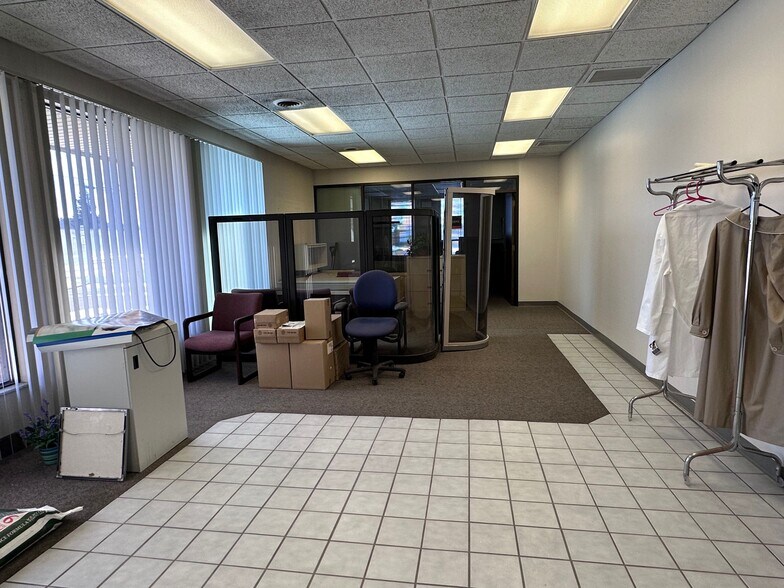 More Photos Of 1219 N Mitchell St, Cadillac Bank For Lease