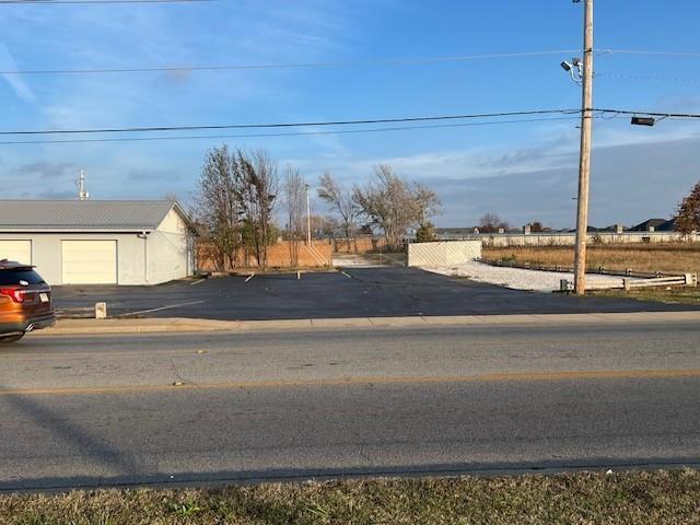 More Photos Of 1903 S 1st St, Rogers Auto Repair For Sale