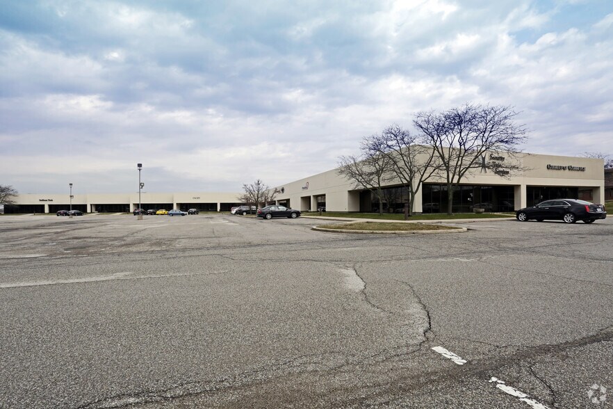 More Photos Of 65 Airport Pky, Greenwood Medical For Lease