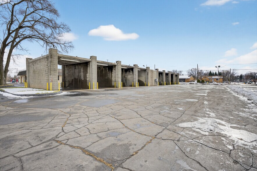 More Photos Of 3269 Richfield Rd, Flint Carwash For Sale