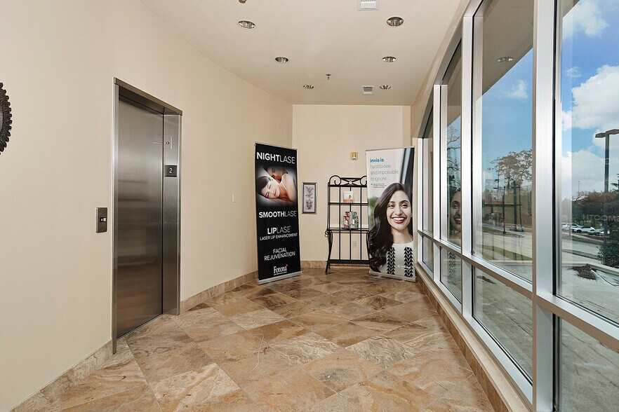 More Photos Of 114 Vision Park Blvd, Shenandoah Office For Sale