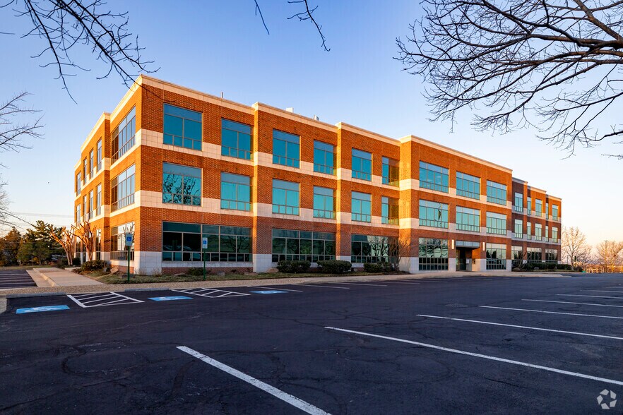 More Photos Of 21335 Signal Hill Plaza, Sterling Office For Lease