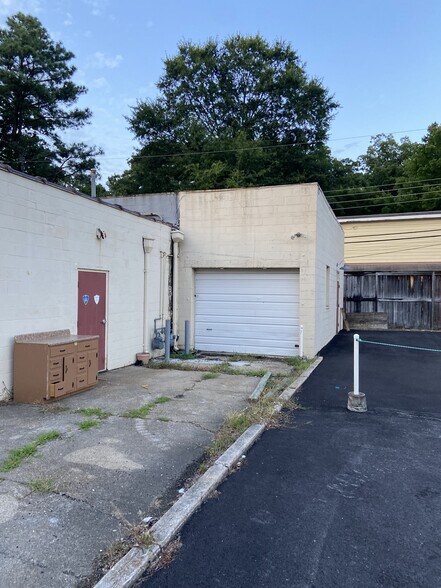 More Photos Of 10606 Warwick Blvd, Newport News General Retail For Sale