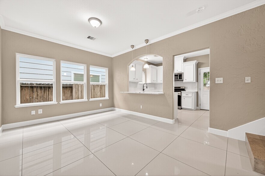 More Photos Of 14134 Packard St, Houston Specialty For Sale