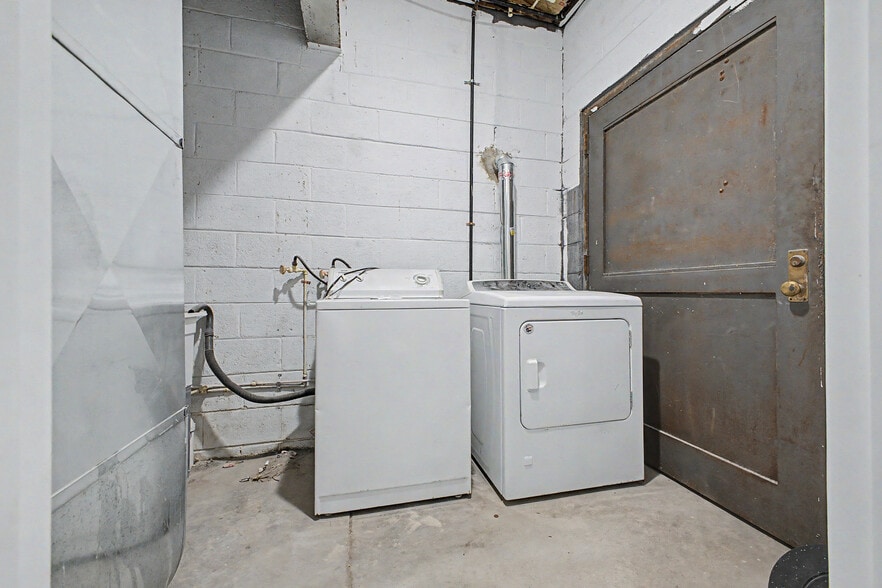 More Photos Of 19323 W Warren Ave, Detroit Storefront Retail Residential For Lease