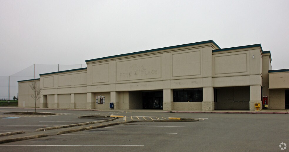 More Photos Of 328-338 Dakota St, Sutherlin General Retail For Lease