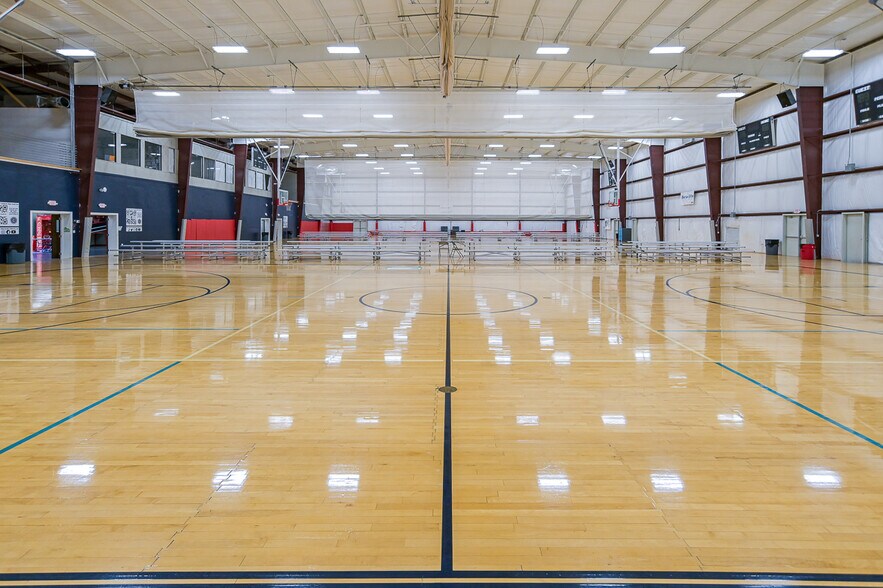 More Photos Of 4100 AL Highway 69, Guntersville Sports And Entertainment For Sale