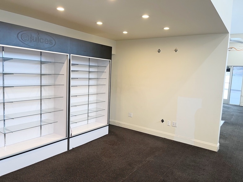 More Photos Of 5536 Steubenville Pike, McKees Rocks Restaurant For Lease