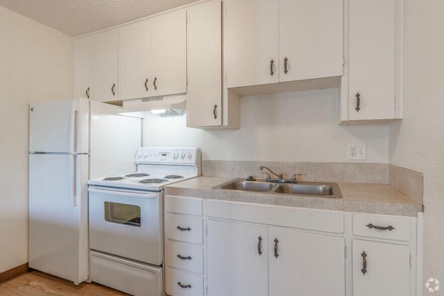 More Photos Of 2510-2560 Broadway St NE, Salem Apartments For Sale