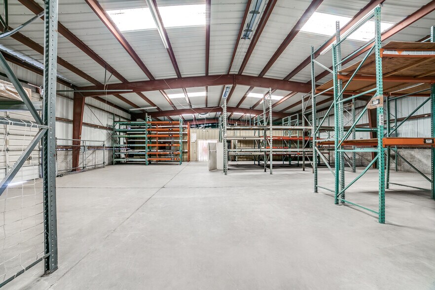 More Photos Of 6301 Mcpherson Rd, Laredo Distribution For Sale
