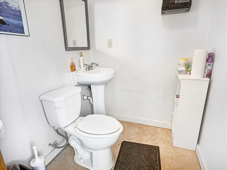 More Photos Of 30 W 1st St, Cortez Office Residential For Sale