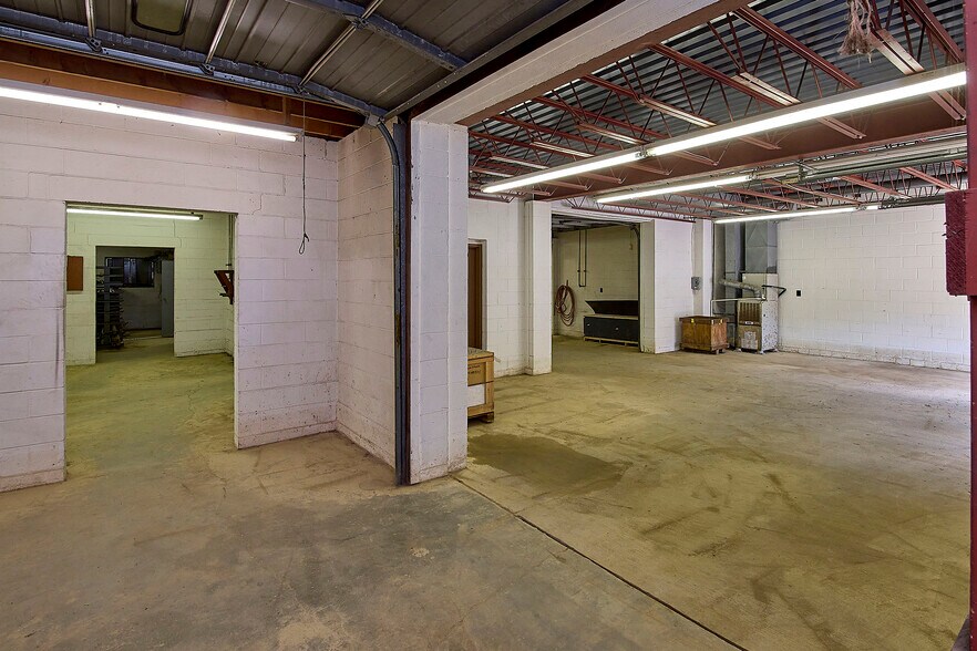 More Photos Of 6328 Elk River Rd, Clendenin Auto Repair For Sale