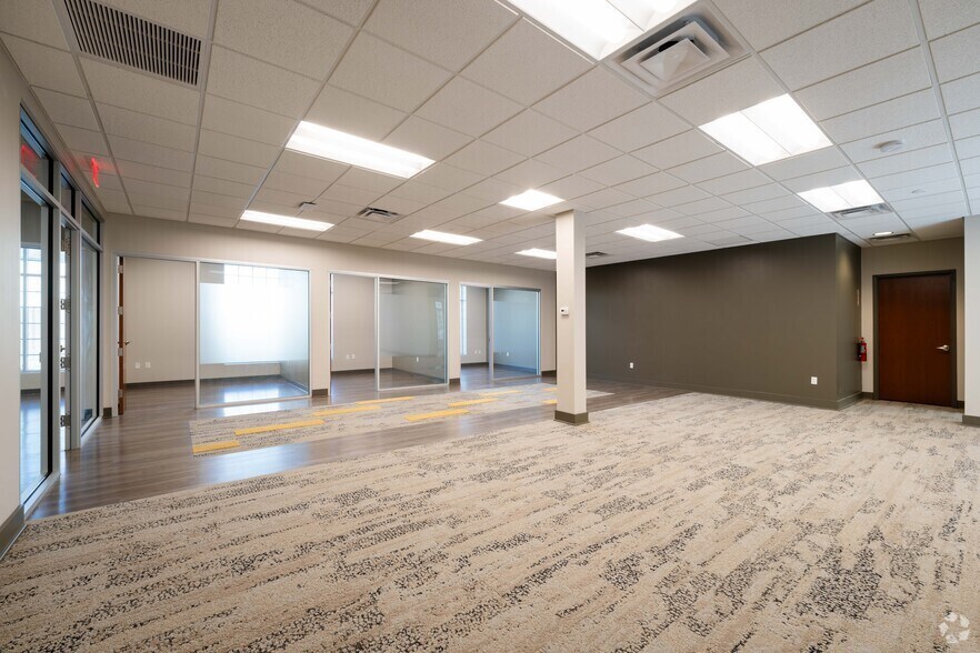 More Photos Of 52 S Union Rd, Buffalo Medical For Lease