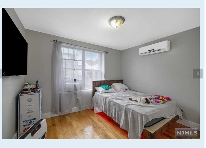 More Photos Of 73-75 Ferry St, Newark Storefront Retail Office For Sale