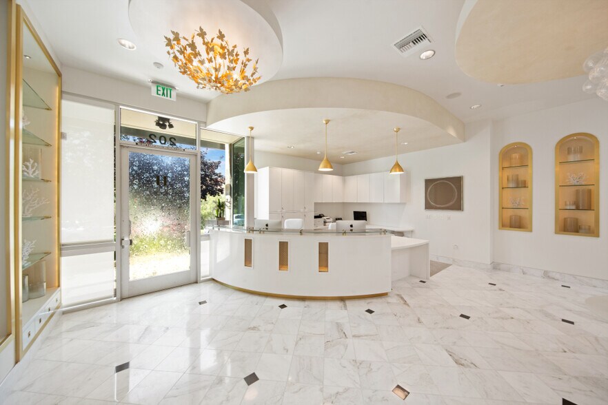 More Photos Of 11199 Sorrento Valley Rd, San Diego Office For Sale