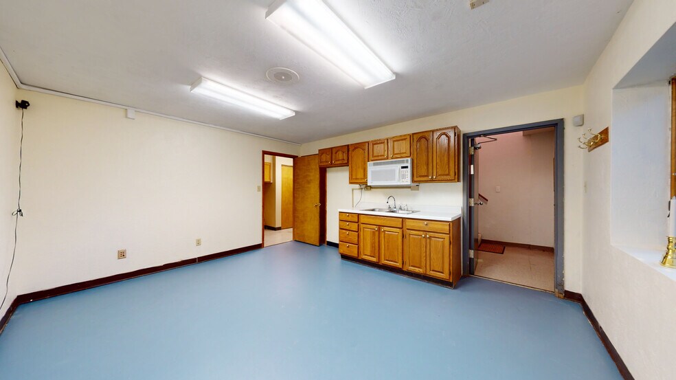 More Photos Of 12249 US Route 30, North Huntingdon Veterinarian Kennel For Sale