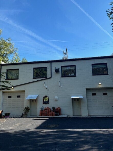 More Photos Of 440-442 Castle Shannon Blvd, Pittsburgh General Retail For Sale