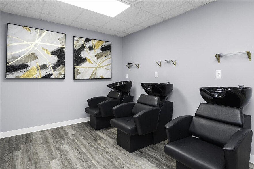 More Photos Of 2001 Route 17M, Goshen Medical For Lease