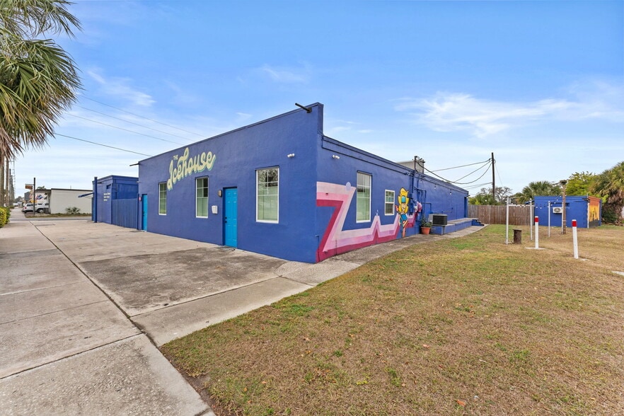 More Photos Of 701 49th St S, Gulfport Freestanding For Sale