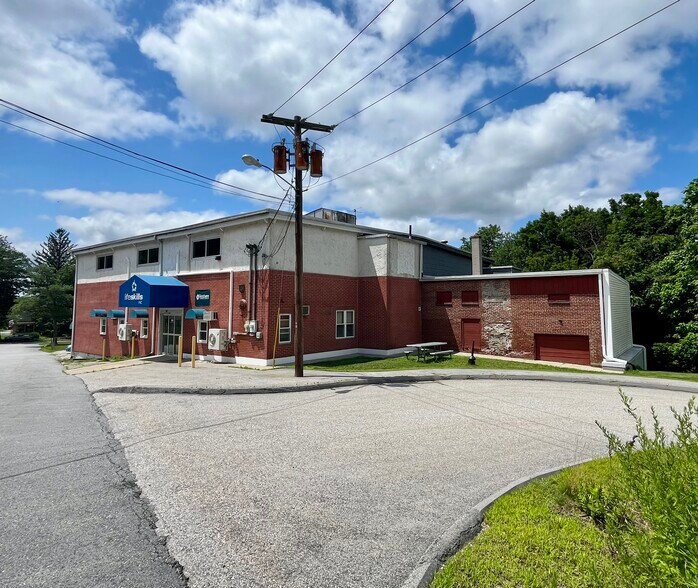 Primary Photo Of 44 Morris St, Webster Flex For Sale