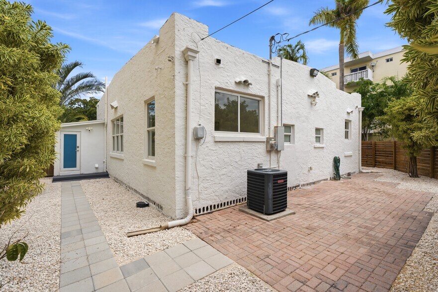 More Photos Of 340 NE 125th St, North Miami Office Residential For Sale