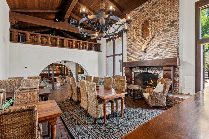 More Photos Of 501 Parducci Rd, Ukiah Restaurant For Lease