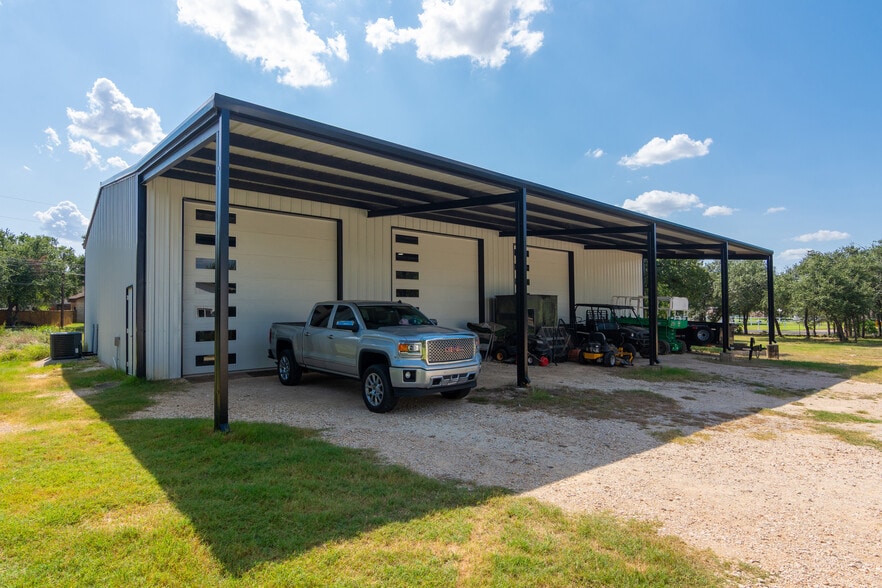 More Photos Of 322 Logan Ranch Rd, Georgetown Specialty For Lease