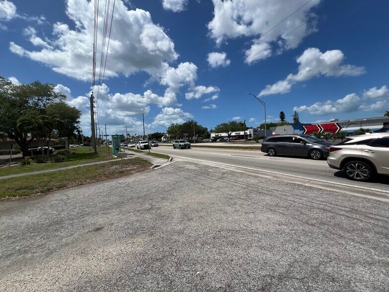 More Photos Of 3915-4105 Cortez Rd, Bradenton General Retail For Lease