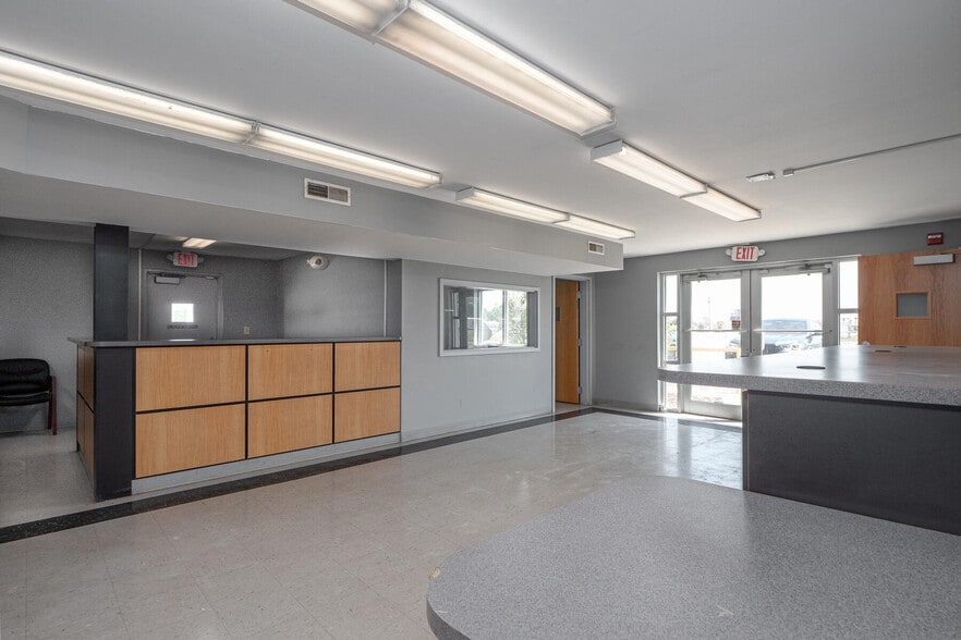 More Photos Of 1116 W County Road 450 N, Brazil Truck Terminal For Lease