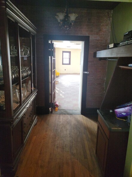 More Photos Of 411 N Salina St, Syracuse Specialty For Sale