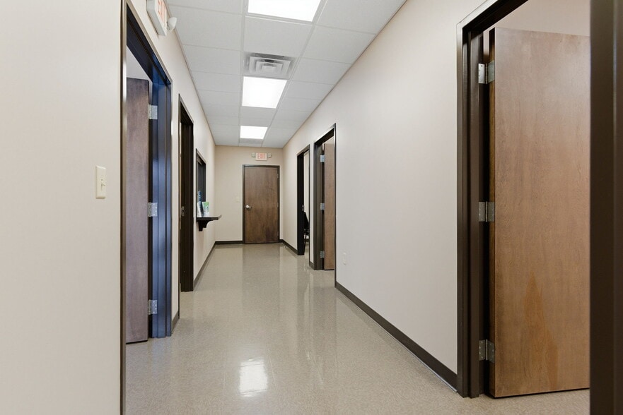 More Photos Of 142 Hampton Ct, Commerce Rehabilitation Center For Sale