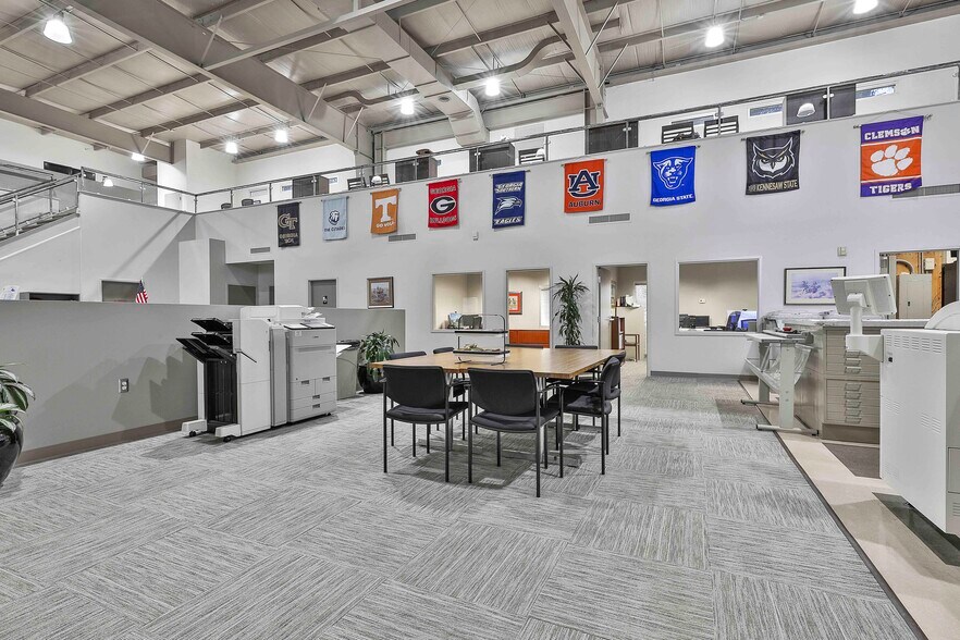 More Photos Of 1039 Sullivan Rd, Newnan Office For Sale