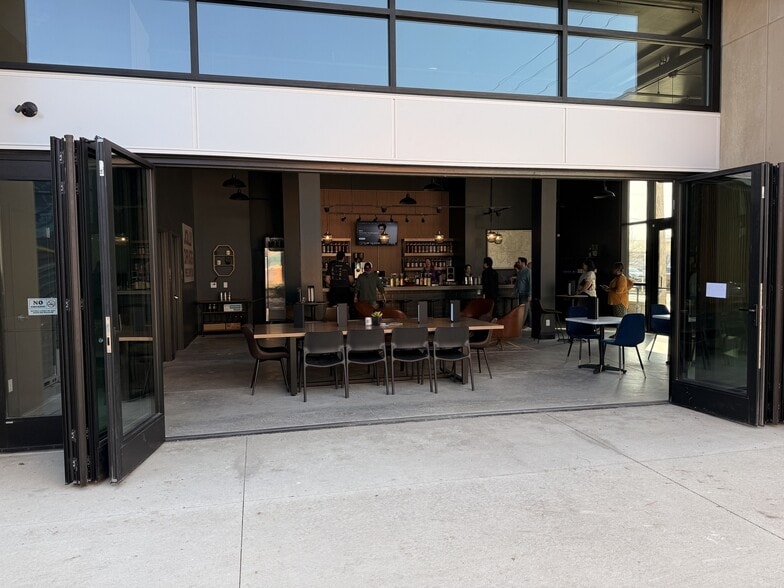 More Photos Of 1233 Shelby St, Indianapolis Apartments For Lease