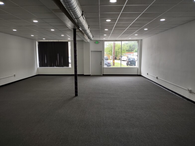 More Photos Of 607 Hilltop Rd, Orchard Beach Storefront Retail Office For Lease