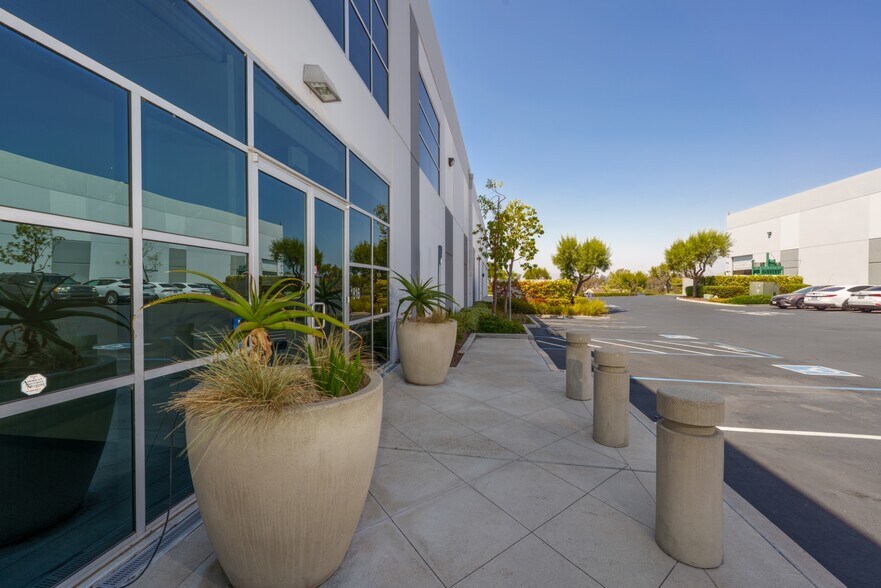 More Photos Of 1816 Ord Way, Oceanside Warehouse For Lease