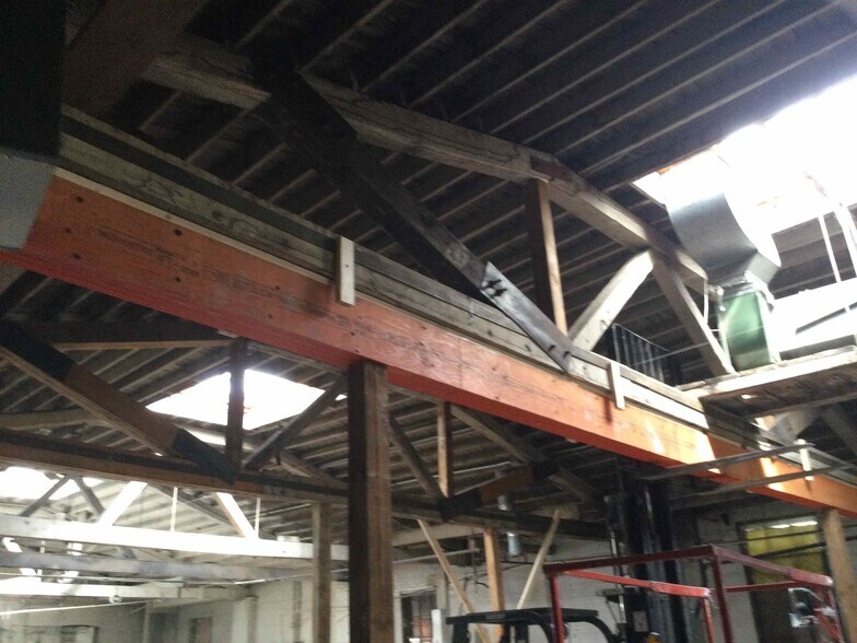 More Photos Of 9654 106A Ave NW, Edmonton Warehouse For Lease