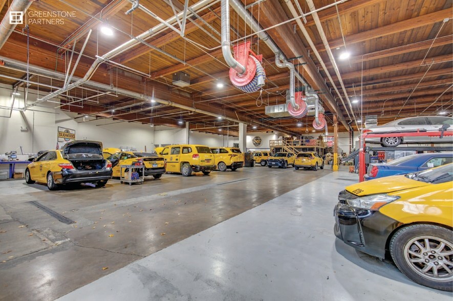 More Photos Of 3800 N Milwaukee Ave, Chicago Warehouse For Lease